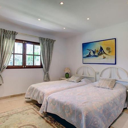 Exclusive Villa Las Palmeras Puerto Banus With Heated Private Swimming Pool, Marbella, Spain Luaran gambar